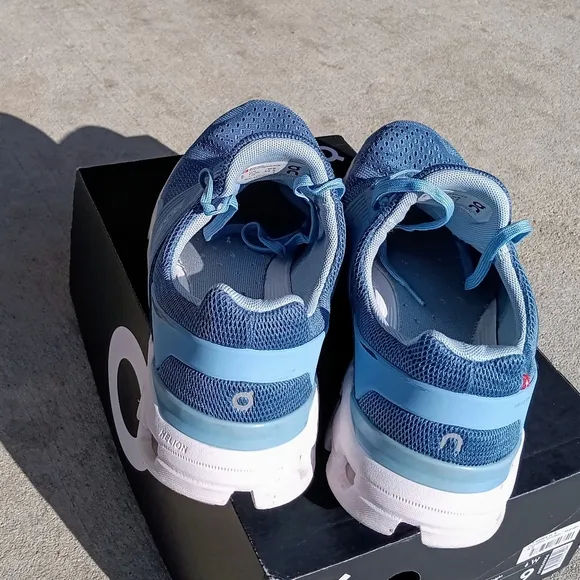 On Running Cloudswift  Running Shoes Lake- Sky Blue -White 7.5M (9W)