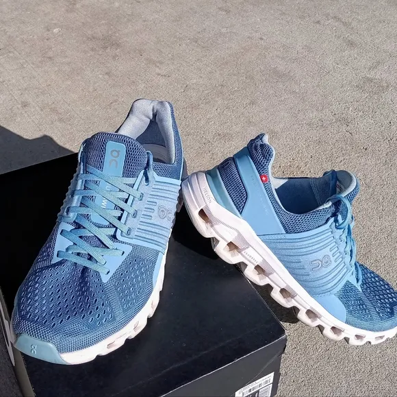 On Running Cloudswift  Running Shoes Lake- Sky Blue -White 7.5M (9W)