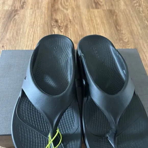 OOFOS black platform flip flops sandals shoes women’s 7 new