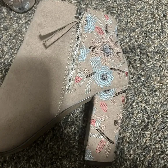 Open toed heels