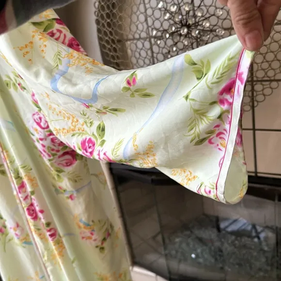 Oscar De La Renta robe and slip dress gown set