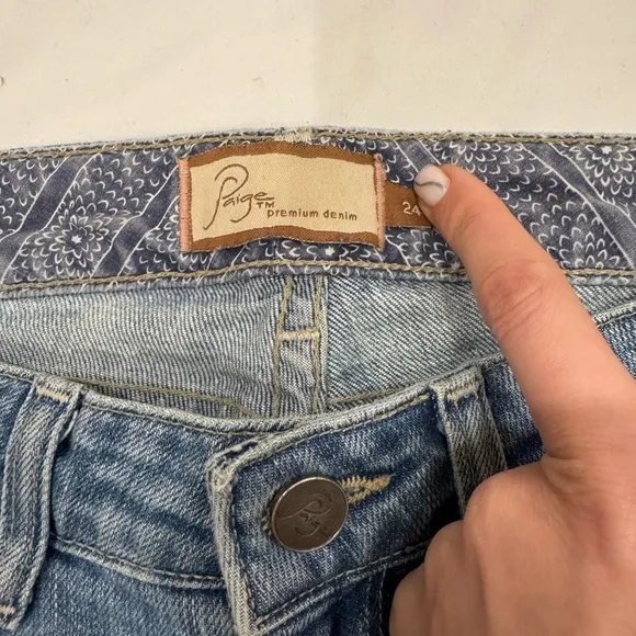 PAIGE Roxbury Low Waist Distressed Jeans Size 24 Light Wash Denim Made in USA