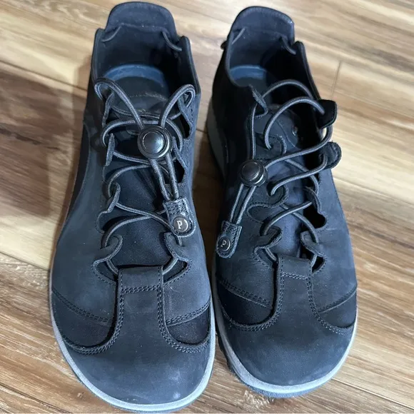 Pandere “Two Step” Style Expandable No Lace Leather Shoes for Swelling, Size 9