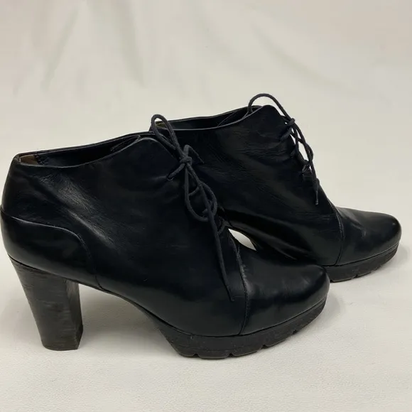 paul green black leather heeled oxfords booties Size 8 Quite Luxury