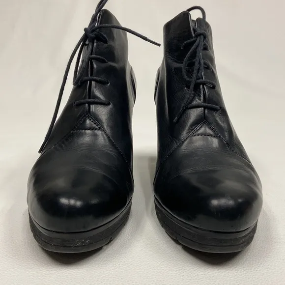 paul green black leather heeled oxfords booties Size 8 Quite Luxury