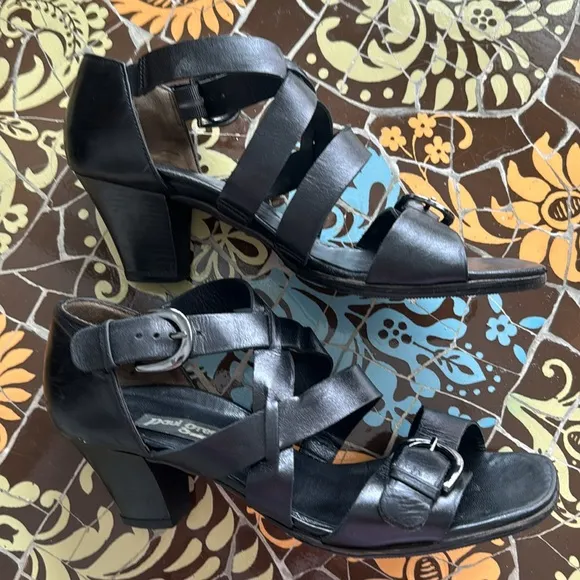 PAUL GREEN SANDAL HEELS WITH BUCKLE Sz: 6.5