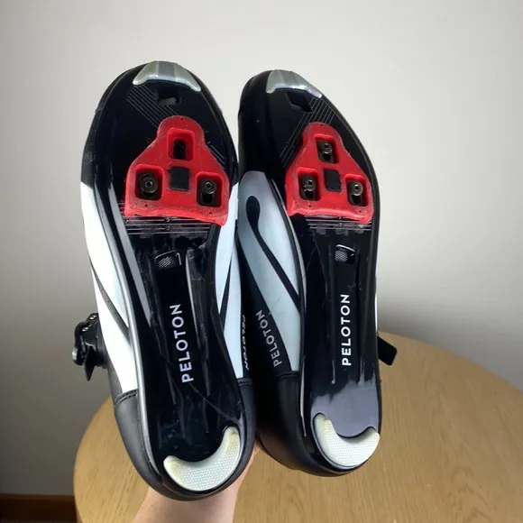 Peloton Men's 45 US 11 Cycling Bike Spinning Cleats Biking Shoes Athletic Sporty