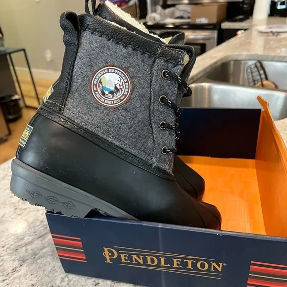 Pendleton Olympic National Park Duck Boot - NWT‎
