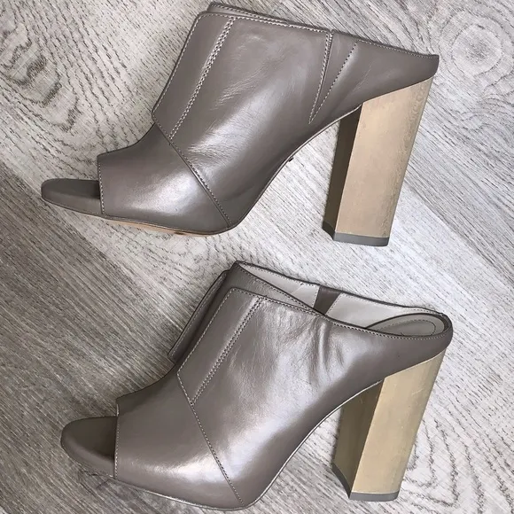 Pour La Victoire Eva Mule Slip On Blocked Heels