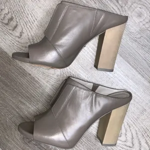 Pour La Victoire Eva Mule Slip On Blocked Heels