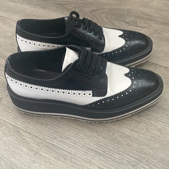 PRADA Bicolor Leather platform Oxfords / brogues