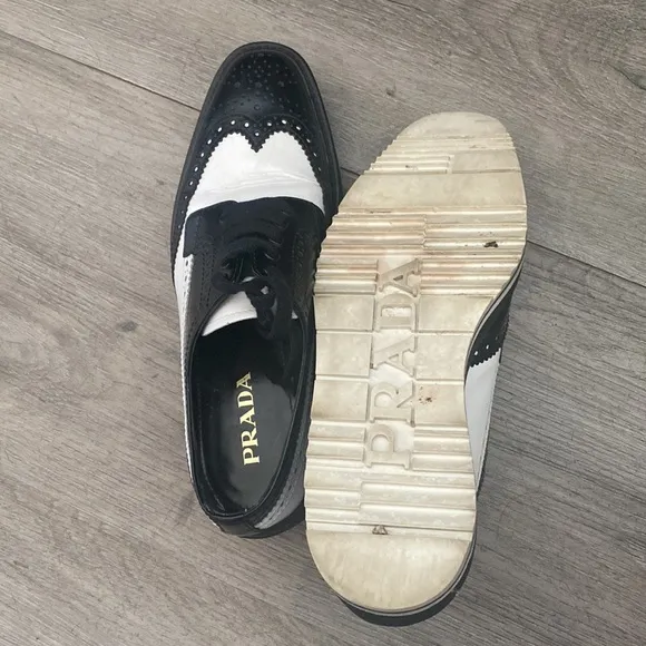 PRADA Bicolor Leather platform Oxfords / brogues