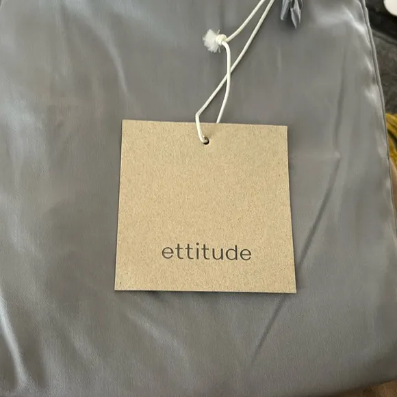 ⭐️Price Drop⭐️ 2PC ETTITUDE SATEEN PJ SET / Pants &amp; S/S Shirt S