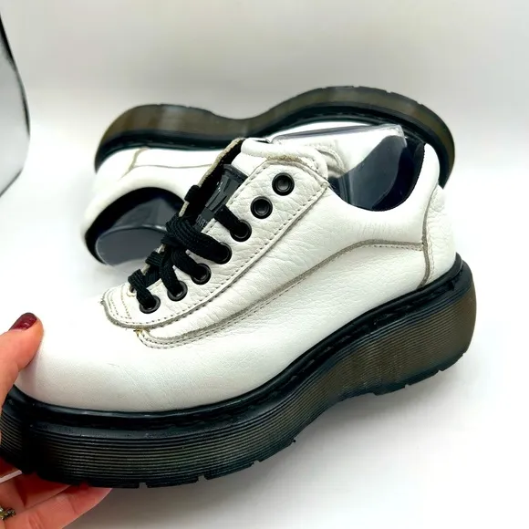 RARE Vintage Dr. Martens  Clunky White Leather 7 Eye Oxfords Made in England