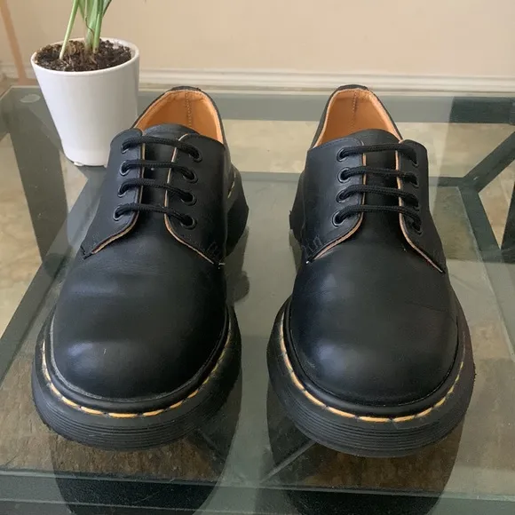 RARE✨DR. MARTENS Smooth Leather Oxfords.- Size 6UK MENS / 7US MENS / 8.5 US WMS