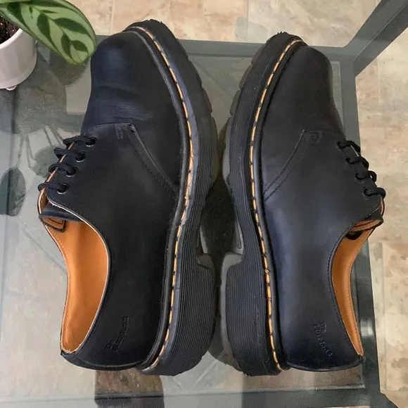 RARE✨DR. MARTENS Smooth Leather Oxfords.- Size 6UK MENS / 7US MENS / 8.5 US WMS