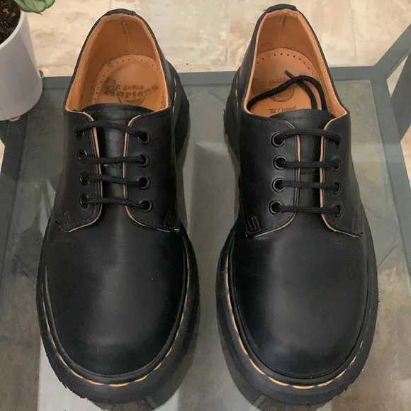 RARE✨DR. MARTENS Smooth Leather Oxfords.- Size 6UK MENS / 7US MENS / 8.5 US WMS