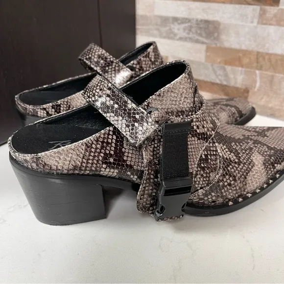 Rebels Slingback Mule Reptile Snake Print Gray Sz 7.5 NWT