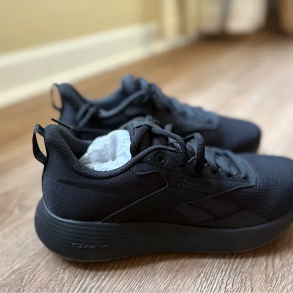 Rebook Black Unisex Size 8