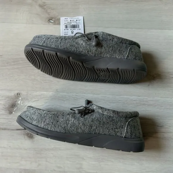 Reef Cushion Coast Size 8 in Light Grey NWT in Box