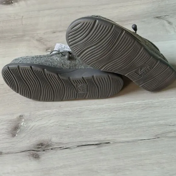 Reef Cushion Coast Size 8 in Light Grey NWT in Box