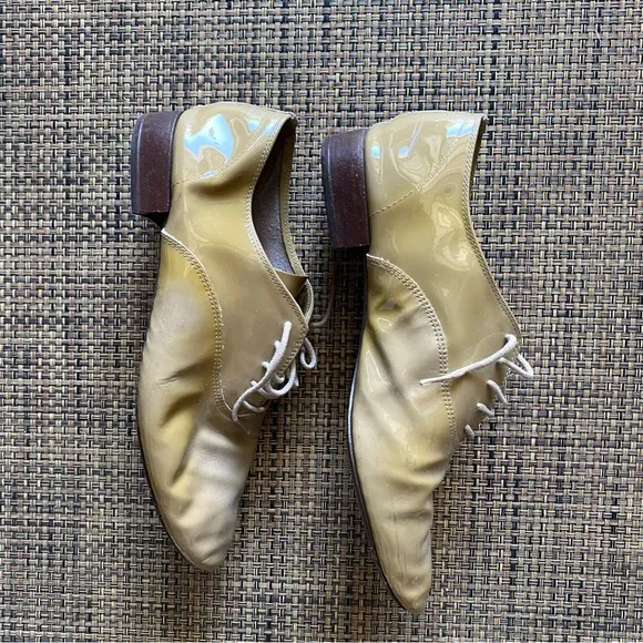 Repetto Paris Beige Patent Lace-Up Oxford Shoes