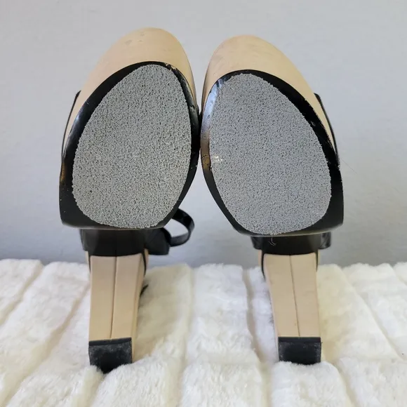 REPORT SIGNATURE // black patent leather upper platform ankle strap block heels