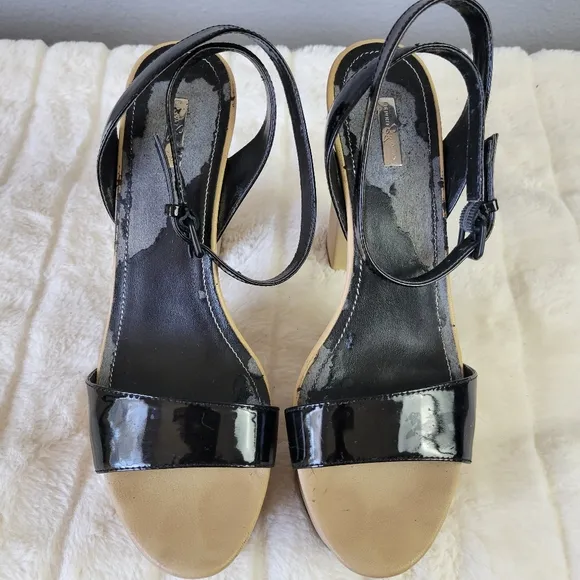REPORT SIGNATURE // black patent leather upper platform ankle strap block heels