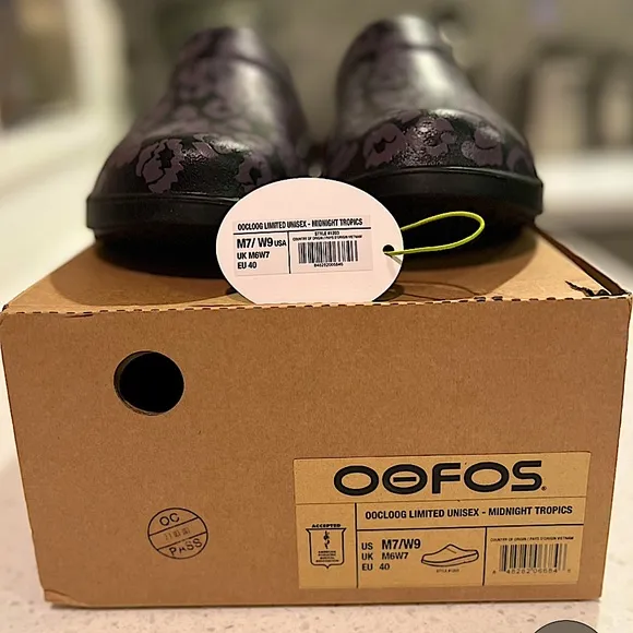 Retired Limited Edition OOFOS Oocloogs Midnight Tropics Clog Mule Unisex