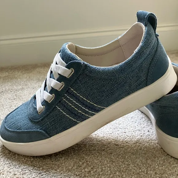 Revitalign Dara Orthotic slip on sneaker leather canvas trendy comfy casual 8.5