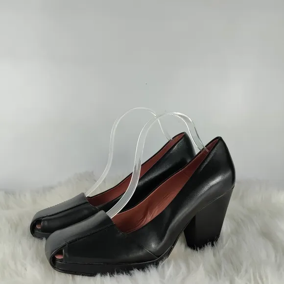 Richard Tyler Black Leather Chunky Block Heels