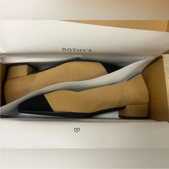 Rothy’s The High Point Wren Captoe - Block Heels