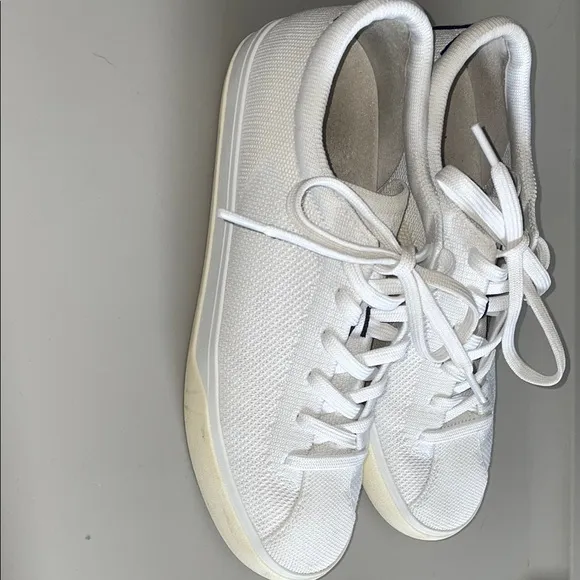 Rothys the lace up sneaker women’s 9 white sneakers