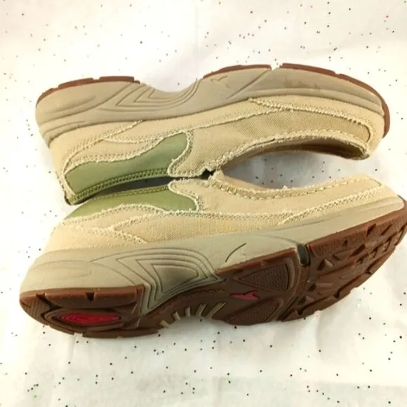 Rugged Shark- Pacifico Stretch Gore Slip-On Boat Shoe Loafer Men's 11 Tan Canvas