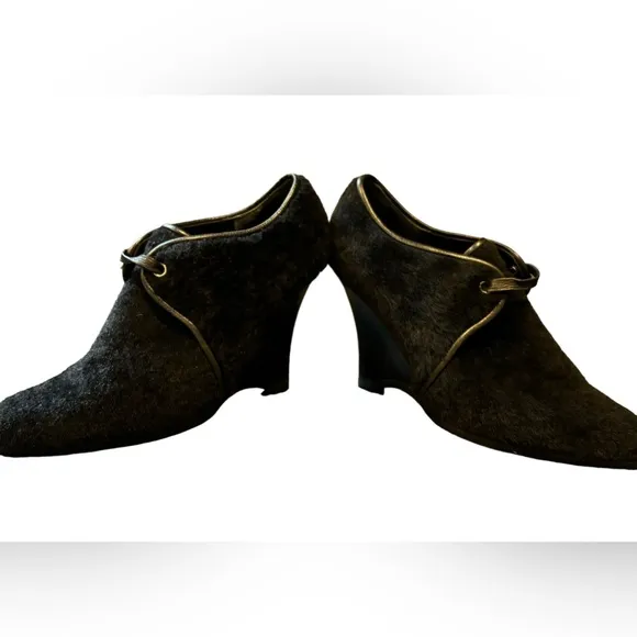 Salvatore Ferragamo Black Fur Wedge Heels Round Toe Pumps Size 8