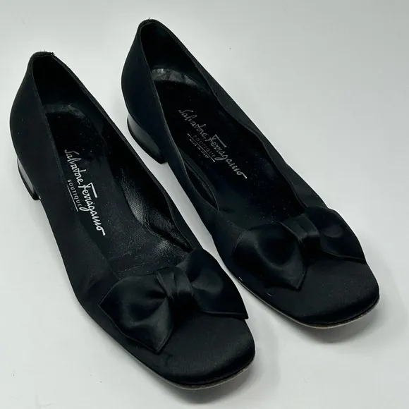 Salvatore Ferragamo Black Gloria Satin Bow Flats Size 7.5 B