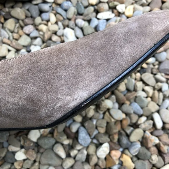 SALVATORE FERRAGAMO Florence Taupe Brown Suede Slip On PUMPS Block Heels 7 B‌‌