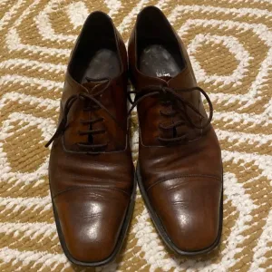 Salvatore Ferragamo leather oxfords