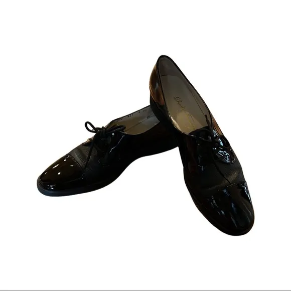 Salvatore Ferragamo Oxford lace up shoe, black patent leather and pebble leather