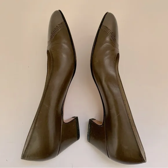 Salvatore Ferragamo Vintage heels almond toe small heel