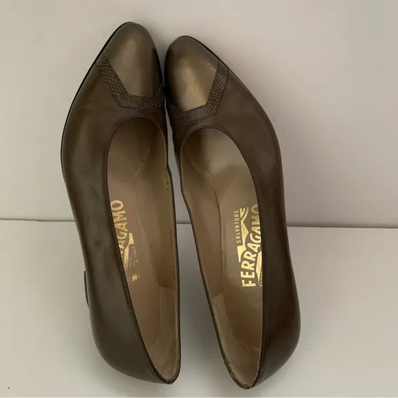 Salvatore Ferragamo Vintage heels almond toe small heel