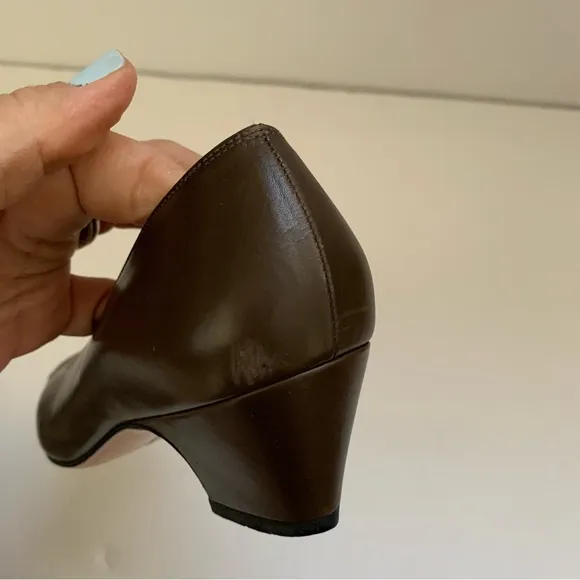 Salvatore Ferragamo Vintage heels almond toe small heel