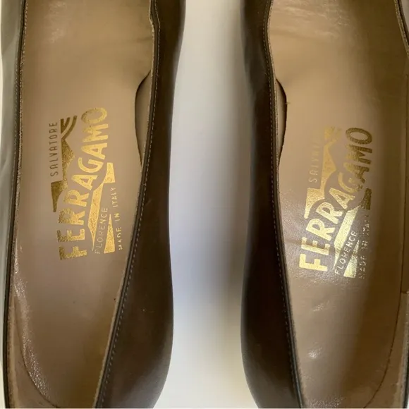 Salvatore Ferragamo Vintage heels almond toe small heel