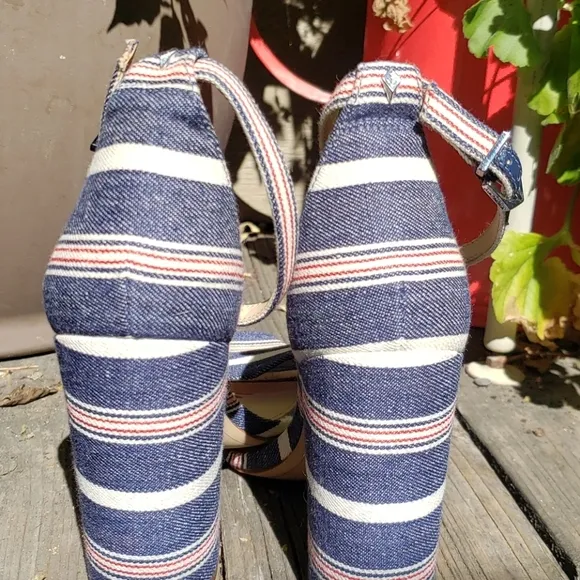 SAM EDELMAN Yaro striped blue block heels 6