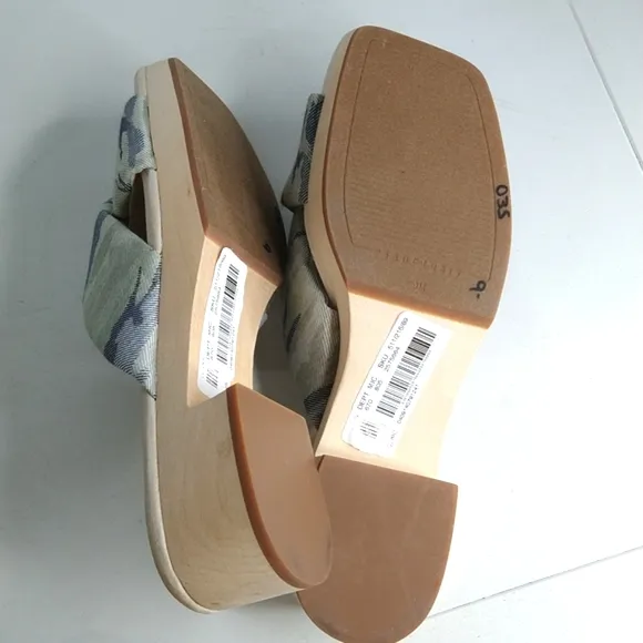 Sanctuary Lively Camo Print Block Heel Cross Strap Slides