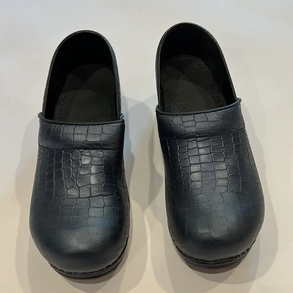 Sanita Cairo Professional Clogs navy blue Women’s size 9 (41)