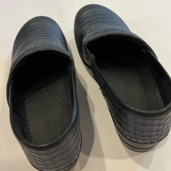Sanita Cairo Professional Clogs navy blue Women’s size 9 (41)