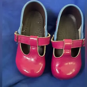 Sanita Clogs Fuchsia/79  Size 25 - Kids Closed Patent (US 3.5-4)