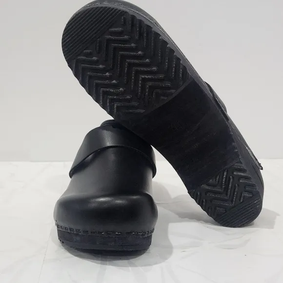 Sanita Clogs Mules Wooden Heel Black Leather Women's Size EU 41/ US9.5-10 NWOB