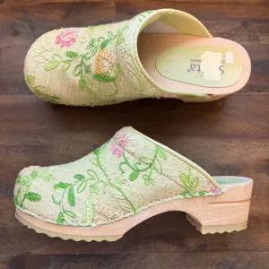Sanita Danish Design Embroidered Floral Upper Wooden Clogs Womens 36 / 5.5